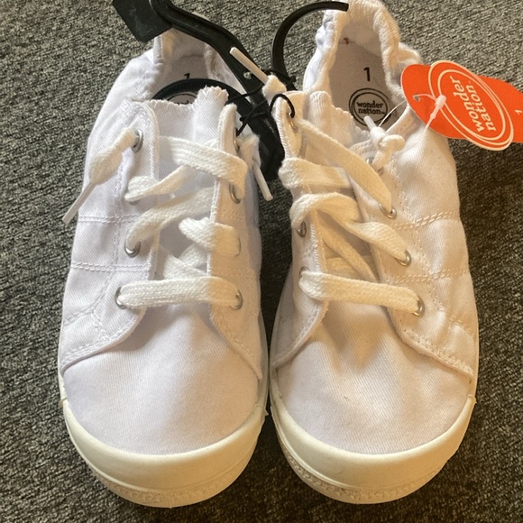 3 pairs wonder nation canvas style shoes - Picture 2 of 11